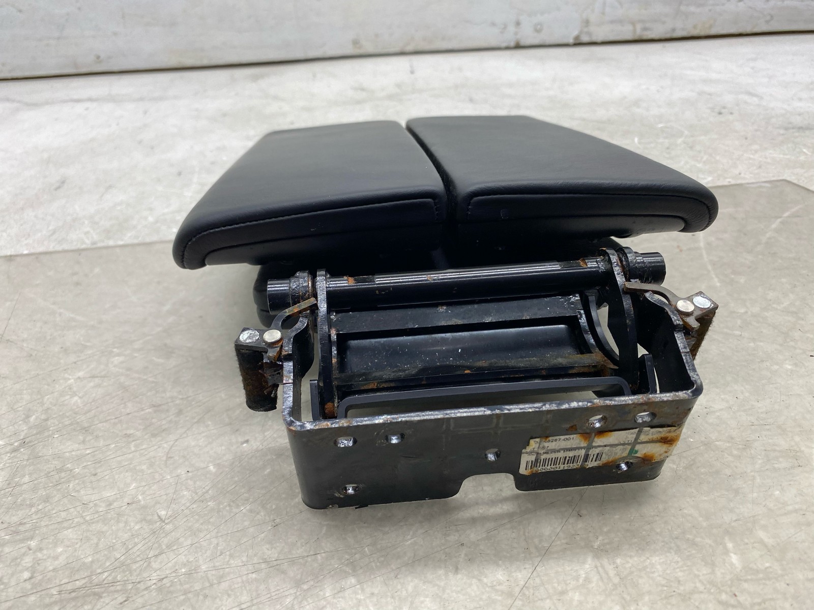2020-2025 ASTON MARTIN DBX OEM CENTER CONSOLE ARMREST STORAGE LID BLACK