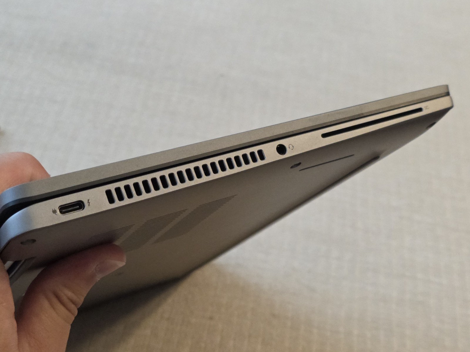 Dell Latitude 7430 2-in-1, 14-Inch Laptop, with Intel Core i7 12th Gen., 256 GB SSD (Solid State Drive), Windows 11 Pro