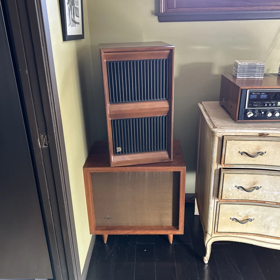 Patas de madera JBL (8) Foto 2 de 4