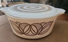 Vintage Pyrex "Brown Onion" or "Raffia" Cinderella Casserole with Lid # 475-B