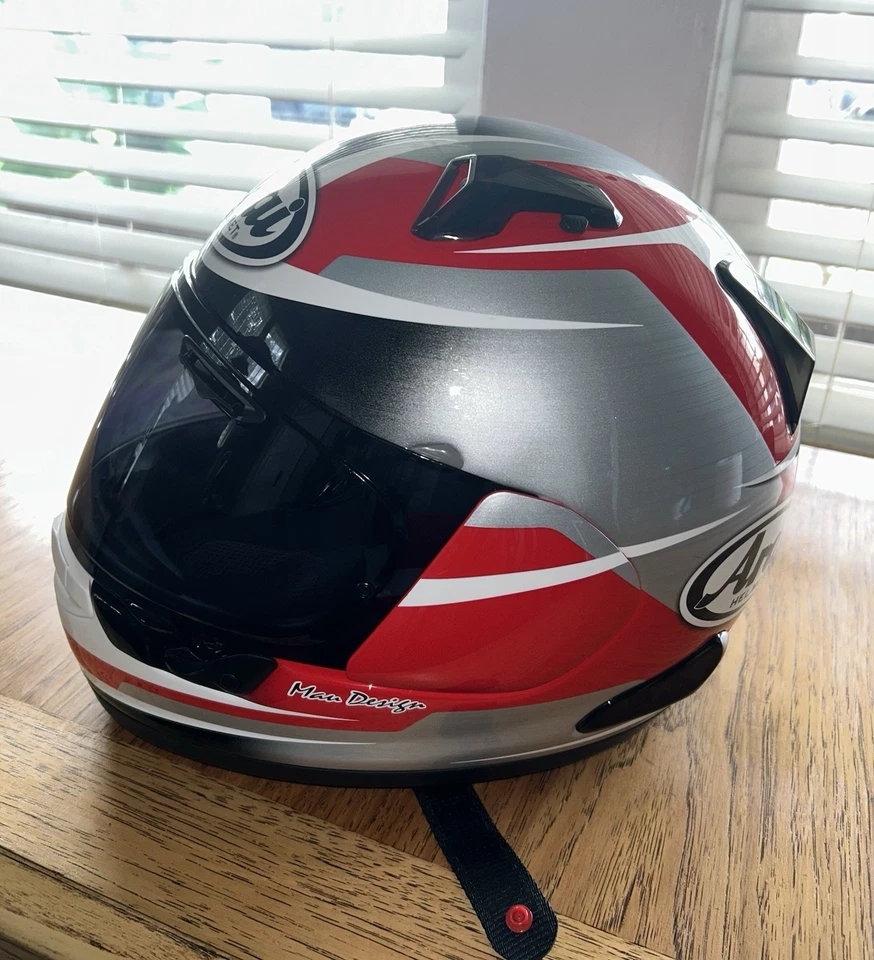 Casco completo de moto Arai Quantum-X Med. Rojo Negro Blanco Japón Usado Una Vez Foto 2 de 4