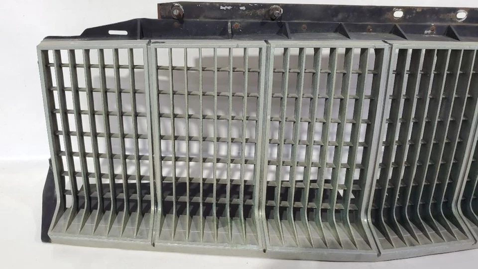 1981 1982 1983 1984 Buick Electra OEM Grille Park Avenue  - Image 3 of 4