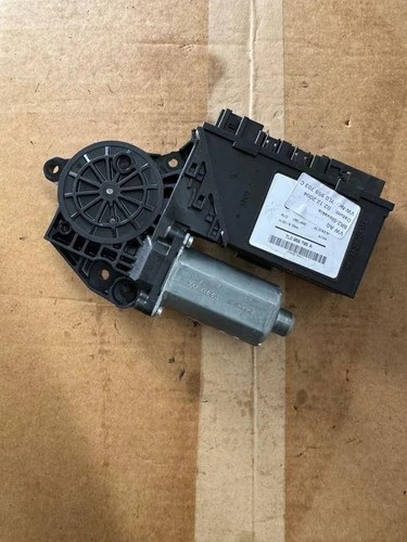 VW TOUAREG 7LA, 7L6, 7L7 Fensterhebermotor hinten links 8300076541 34033604