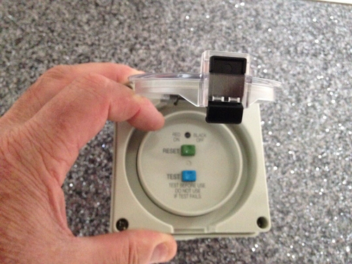JOJO Mains 240v safety RCD protector outdoor unit box enclosure 20A 30ma IP66 . - Picture 8 of 20