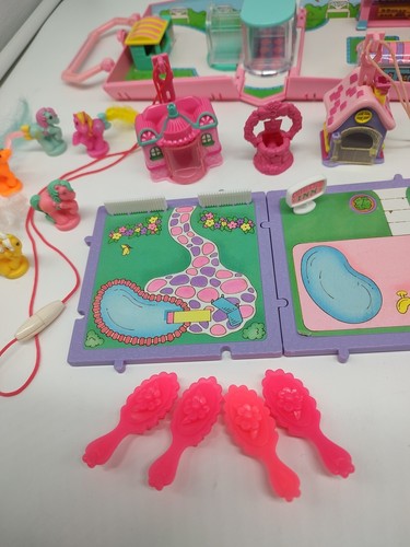 Vintage Galoob CUTIE CLUB Fashion Mall Purse Playset 1989 Rare Compact - Picture 7 of 11