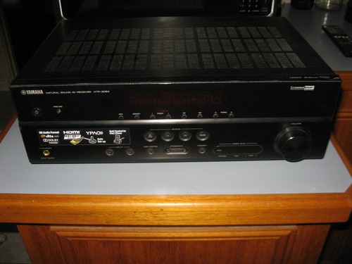 Yamaha HTR 3064 Receiver with remote