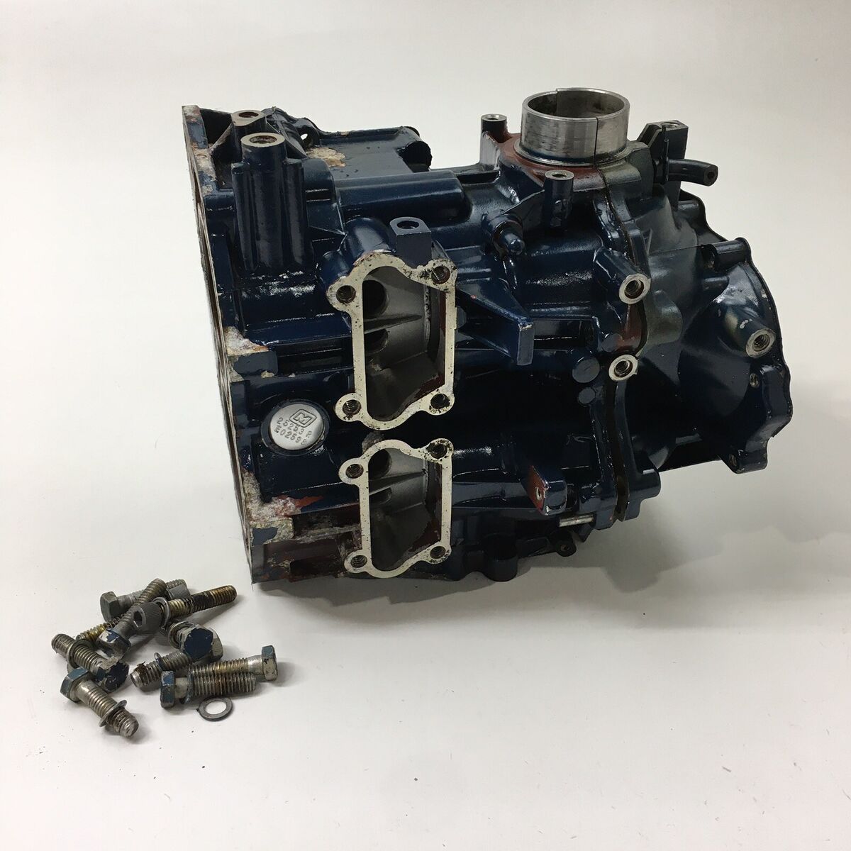 0384974 Johnson Evinrude 25 HP Outboard Crankcase Cylinder