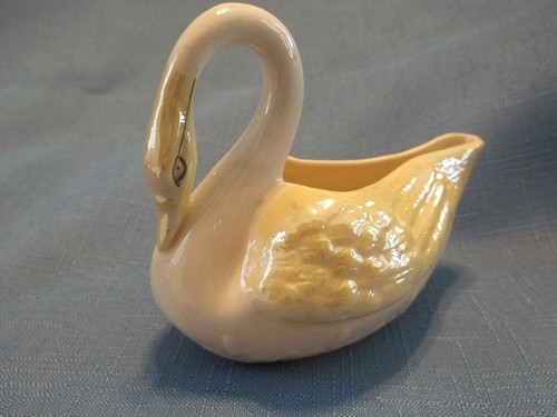 BELLEEK Small SIZE SWAN COB LUSTER ACCENTING 3rd GREEN but 6TH MARK 1965 - 1980 - 第 1/4 張圖片