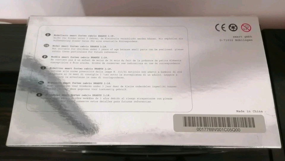 Smart Fortwo Cabrio Brabus Argento Kyosho Scala 1:18 - Immagine 2 di 4