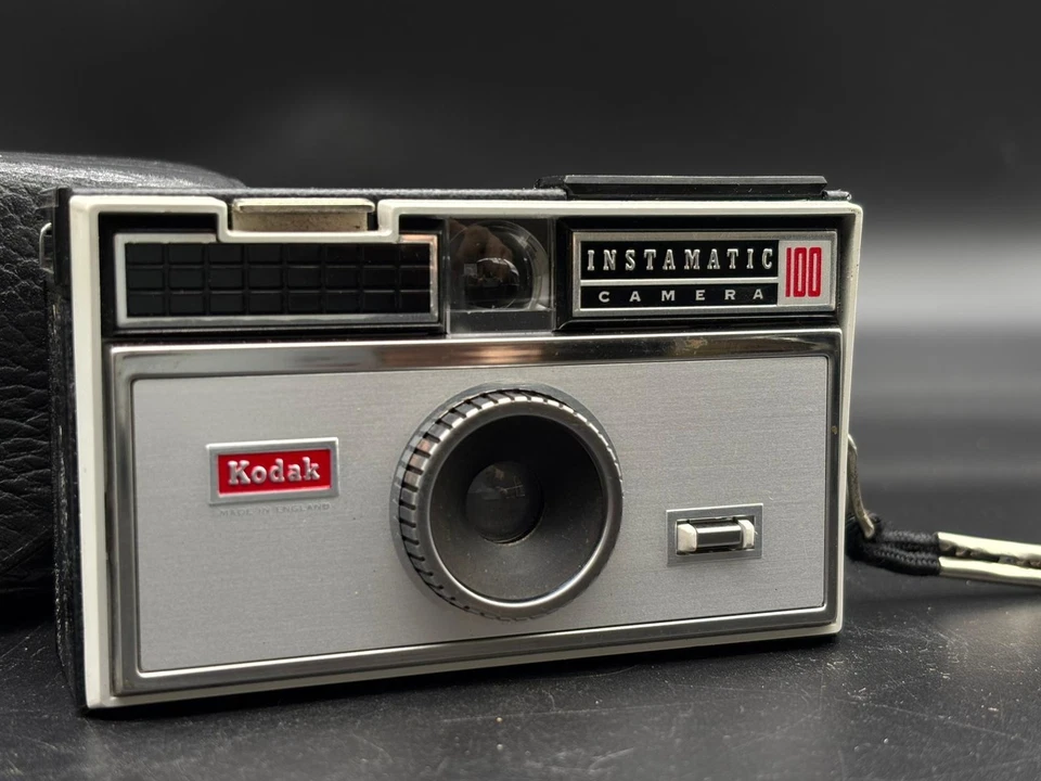 Vintage Kodak Instamatic 100 Camera - Photo 2/4
