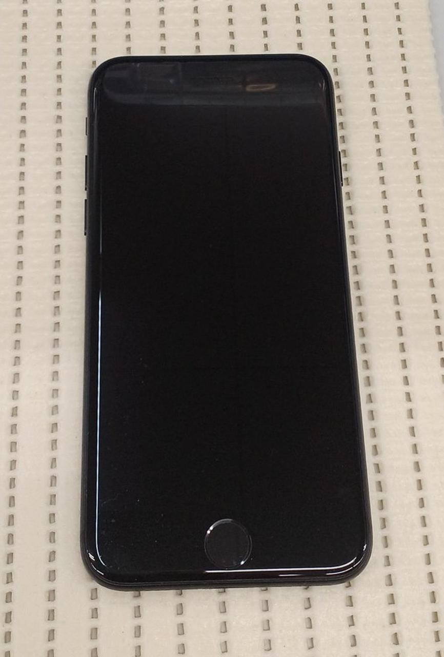 Apple iPhone 7 MN8X2CN A Unlocked Global SIM-Free Model
