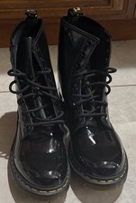 Dr. Martens Men s Black Leather Lace-Up Comba...