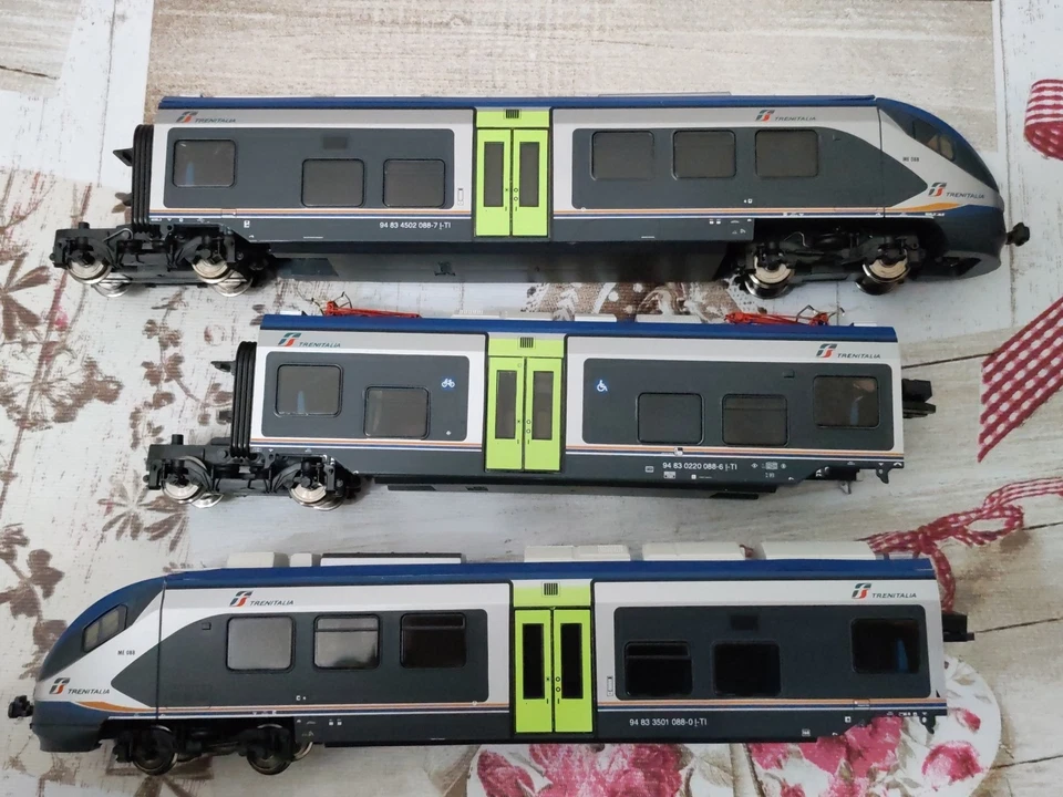 Vi Trains 1144 H0 1:87 treno Minuetto elettrico nella livrea DPR - Immagine 3 di 4