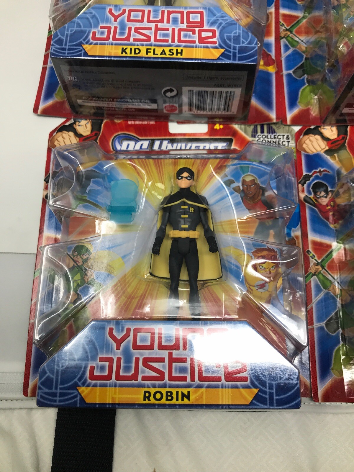 DC Universe Young Justice Kid Flash,Robin,Black Canary, Superboy 6 count Figures