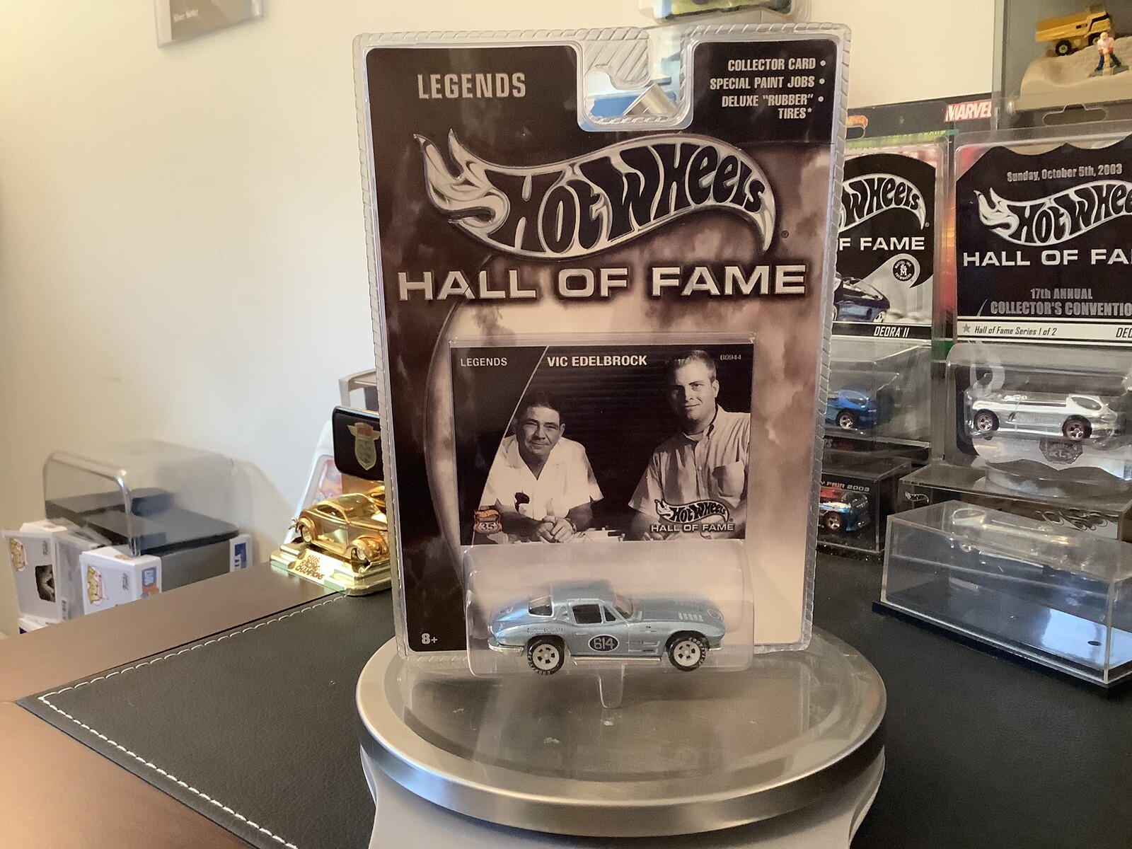 Hot Wheels Hall of Fame! Vic Edelbrock `63 Split Window Vette! 2002 ! 1:64 Scale