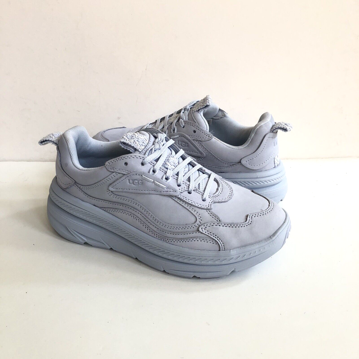 UGG WOMEN CA1 ICELAND NUBUCK LEATHER SNEAKER SHOES US 9 / EU 40