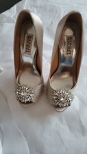 Badgley Mischka Pettal Silver Satin Jeweled Pump-NEVER WORN Size 6M