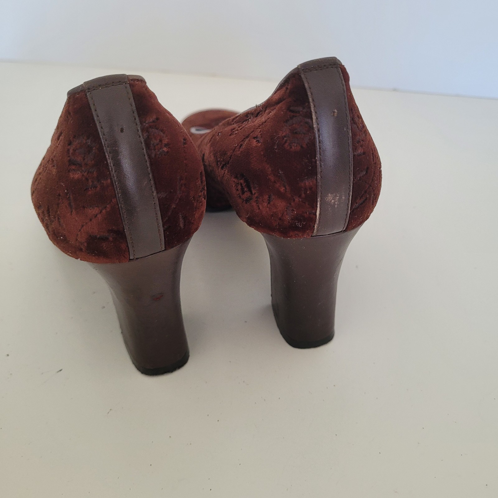 Scarpe Yves Saint Laurent YSL blocco scamosciato taglia 5 35 pelle tacco marrone floreale