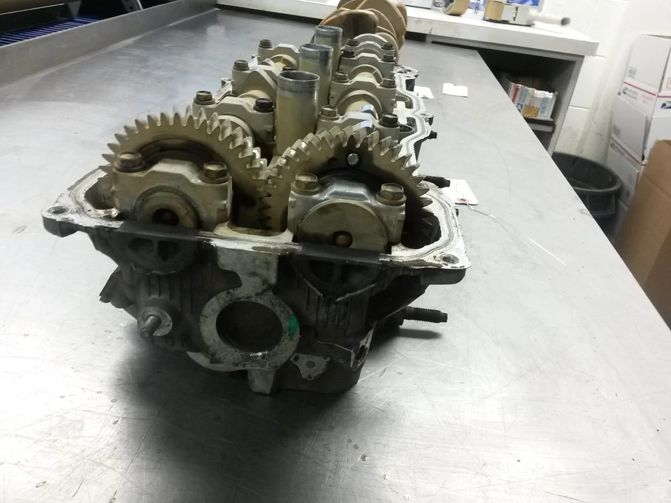 Culata derecha para 94-03 Toyota Camry LE 3.0 1110129410 Foto 3 de 4