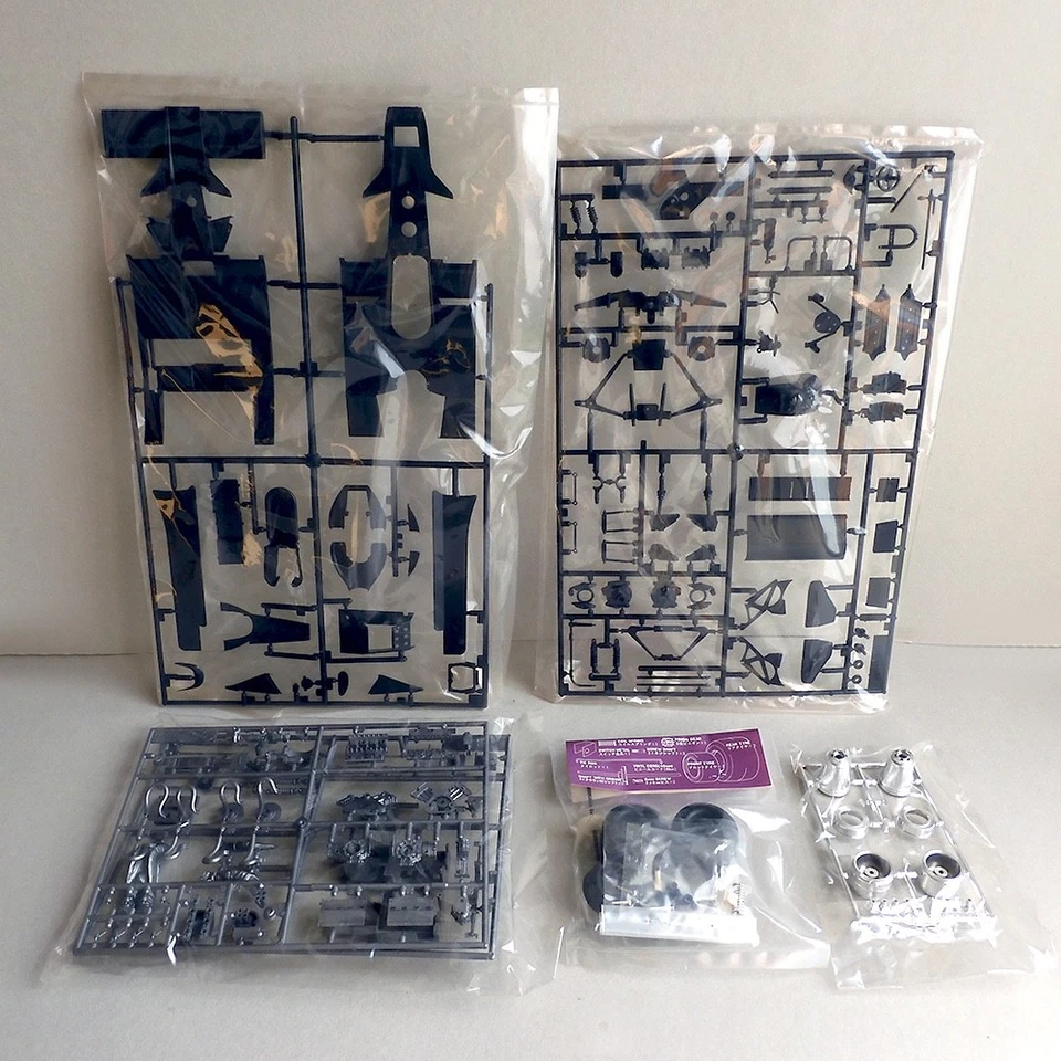 Tamiya 1/20 TEAM LOTUS J.P.S. MK III Model kit  #20004 - Image 4 of 4