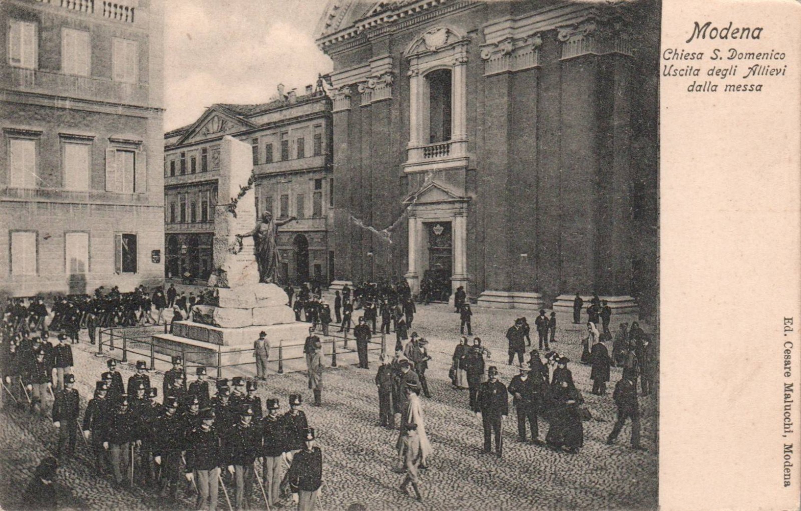Modena Chiesa S. Domenico uscita allievi dalla messa F. Piccolo spedita