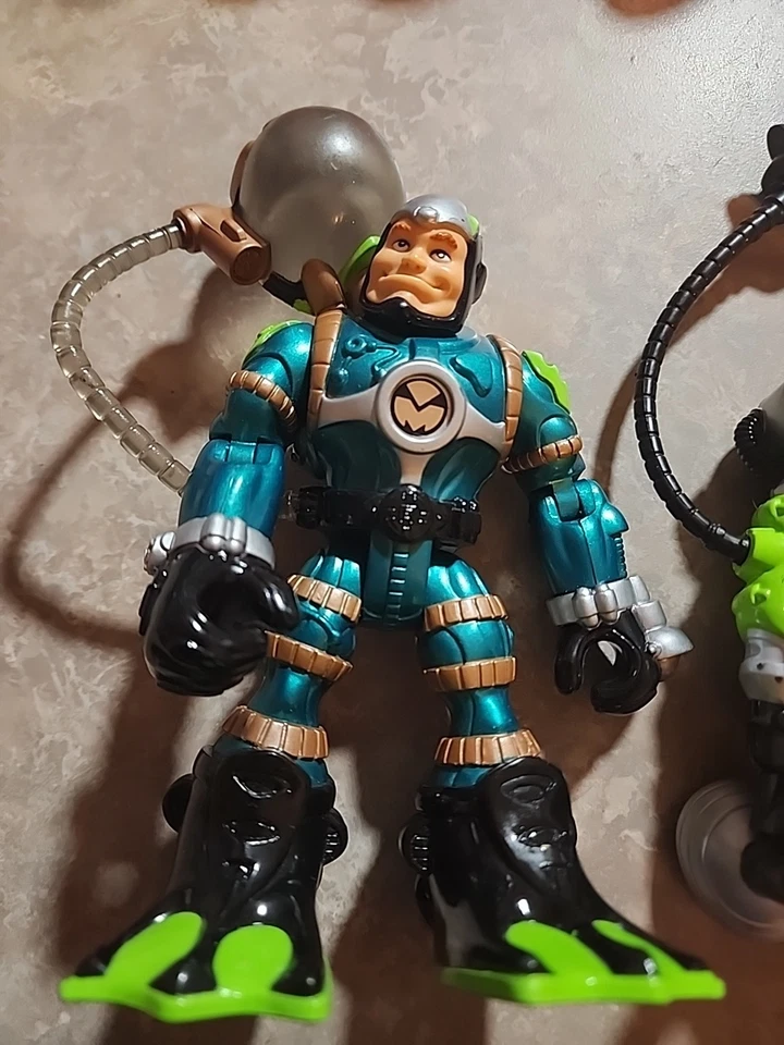 2001 Mattel Rescue Heroes Mission Gil Gripper Action Figure 6" - Image 2 of 4