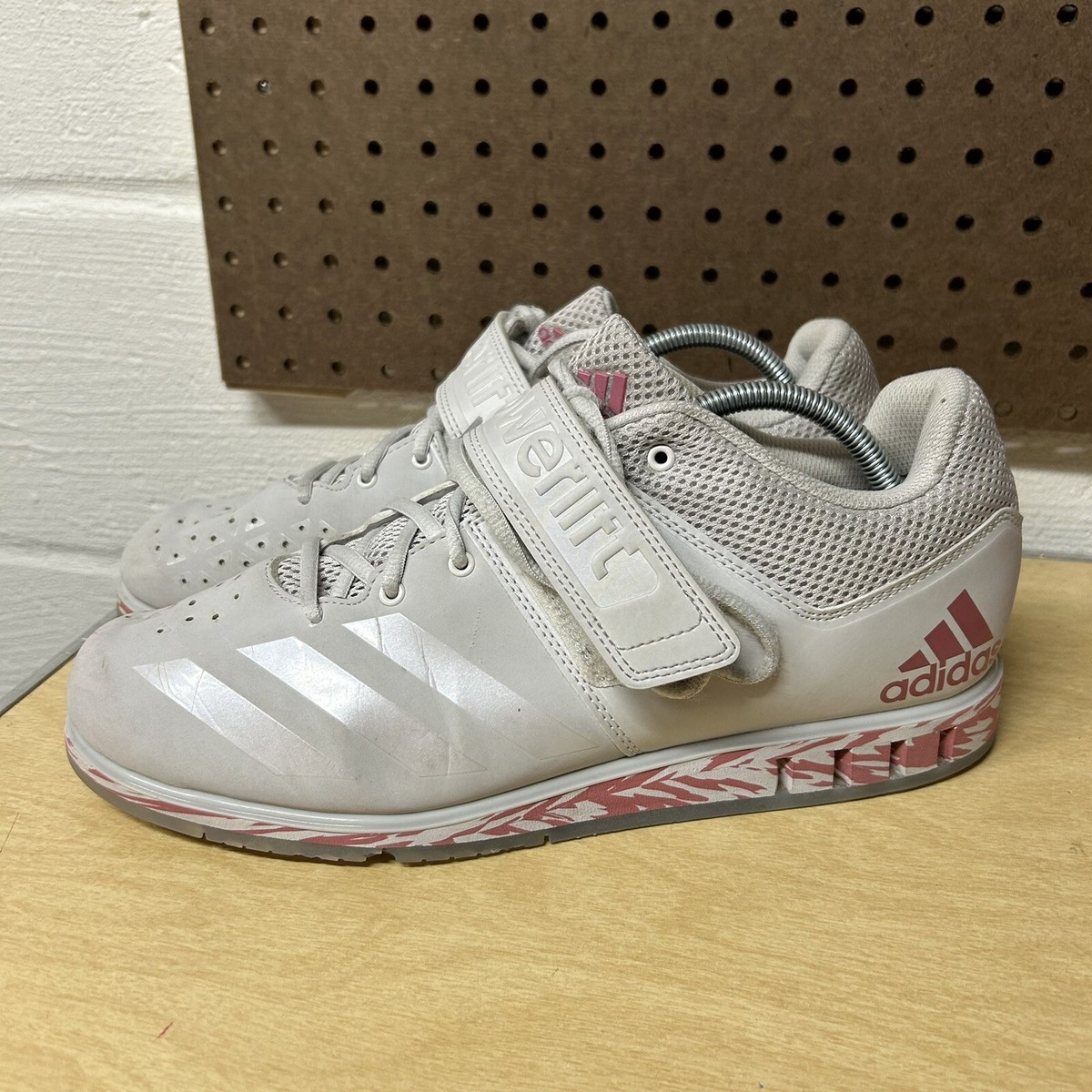 【ばばっち】adidas Powerliftウエイトトレーニングシューズ adidas Powerlift 5 Weightlifting Shoes - White | Free