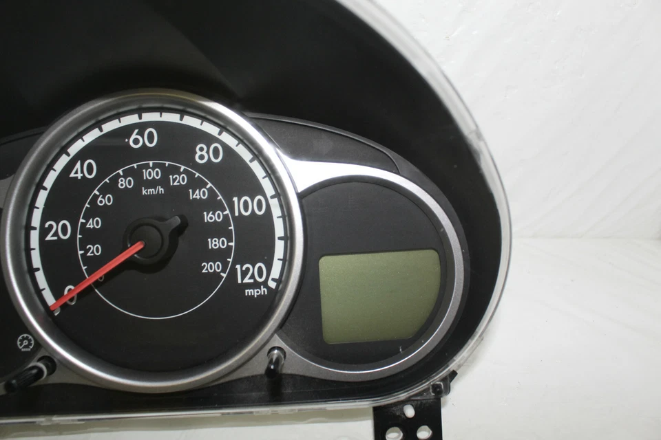 Cuadro de instrumentos velocímetro Mazda 2011-2014 2 indicadores de panel de instrumentos 65.752 millas Foto 4 de 4