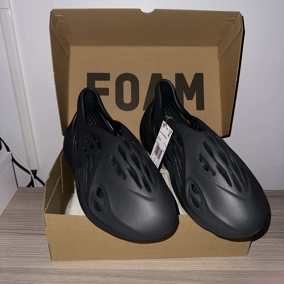 Adidas Yeezy Foam Runner RNR Carbon IG5349 Men'S NEW IN BOX Adidas Yeezy Foam Runner RNR Carbon IG5349 Men'S NEW IN BOX