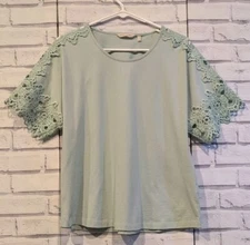 Soft Surroundings Women's Size PM Knit Top Green Short Sleeve Beaded Crochet