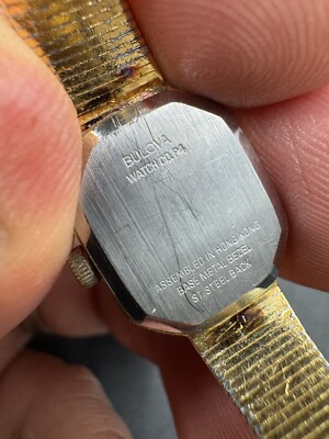 Vintage Bulova P4 Gold Tone Ladies Watch Working New Battery  display picture 1