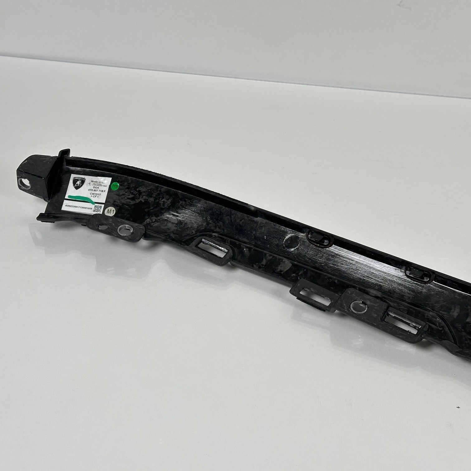 OEM Lamborghini 4T0857717F 4T0857718F LH, RH Forged Carbon Trim Center Console