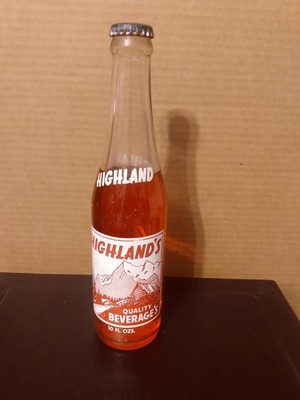 Highlands Quality Beverages Full ACL Cream soda pop bottle Highland IL Illinois