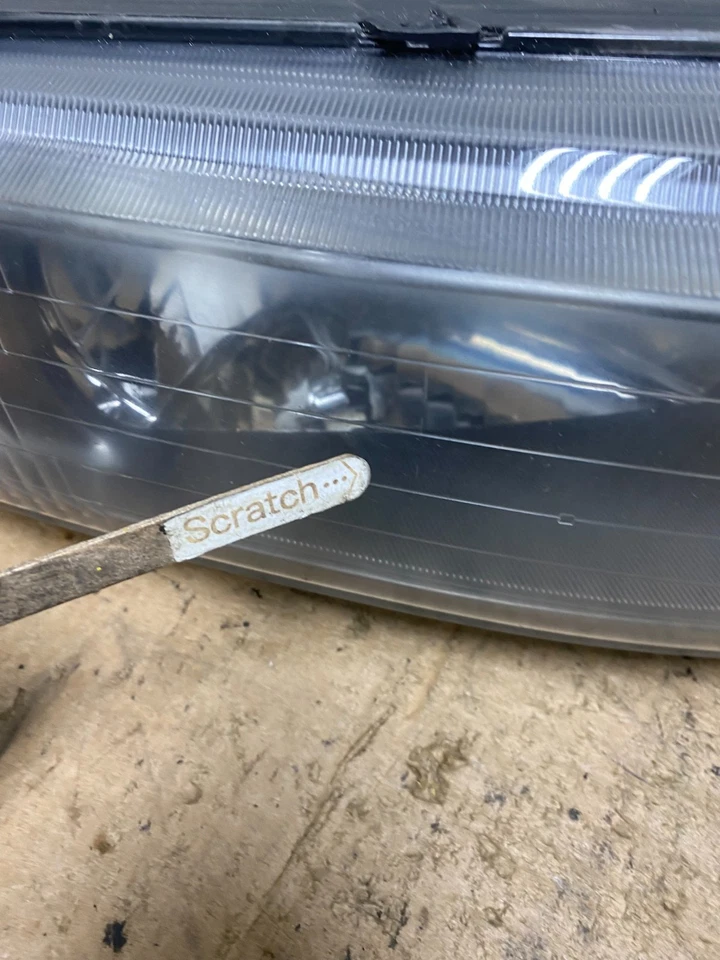 2002 to 2003 Mitsubishi Galant Left+Right Side Headlights T5183 DW - Image 4 of 4