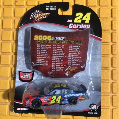 2006 Winners Circle 1/64 Jeff Gordon #24 Dupont w/Schedule Hood Magnet
