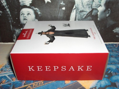 The Undertaker`2022`WWE Wrestling Hero-Hallmark Tree Ornament-NEW- FREE SHIPPING - Picture 3 of 6