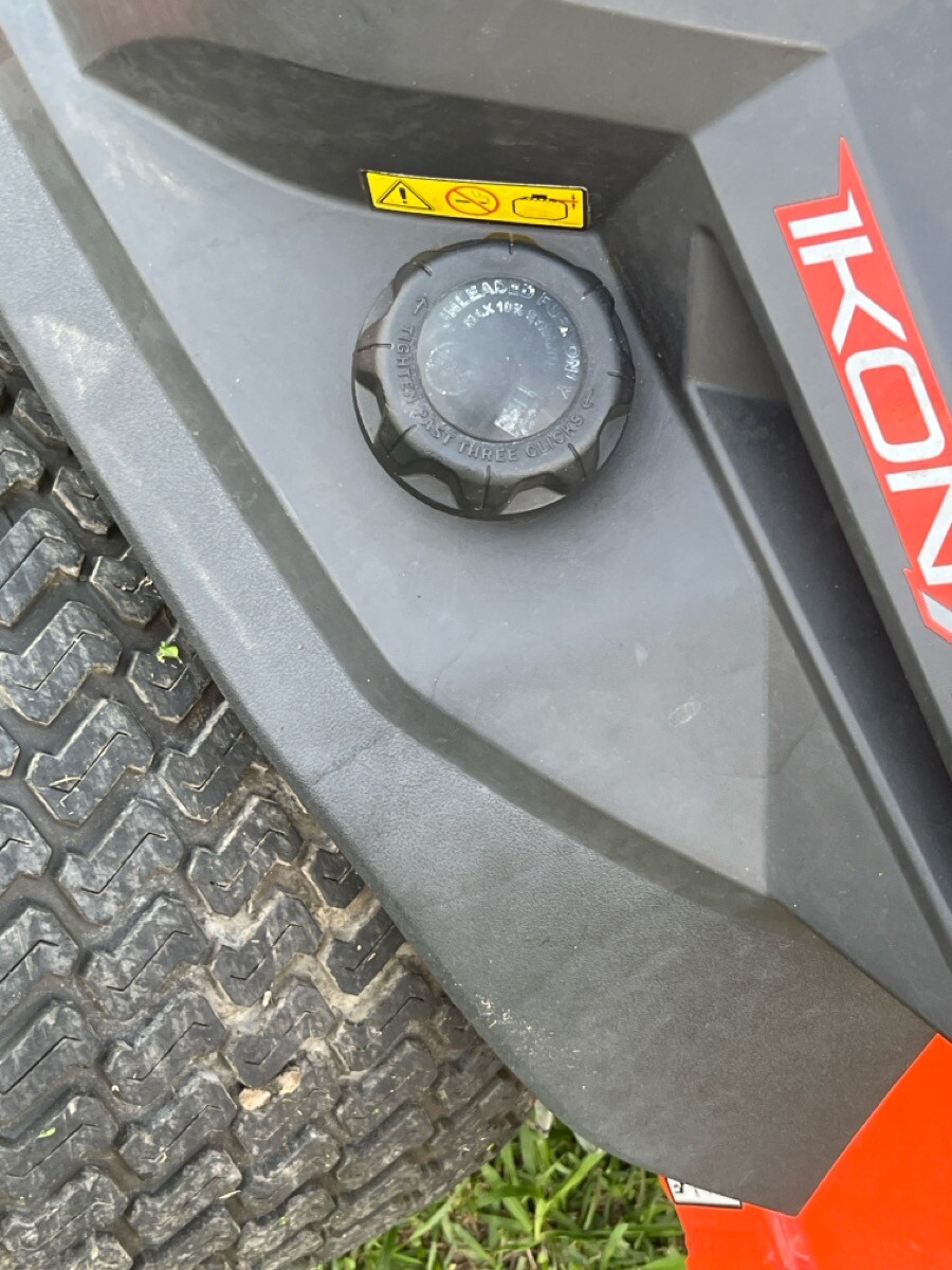 ARIENS LAWN MOWER IKON XL60 **LOCAL PICKUP ONLY, BATON ROUGE, LA (yi