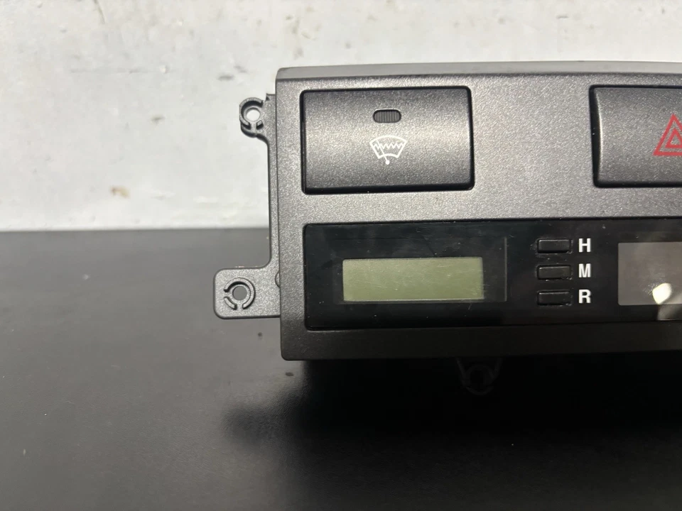 Reloj digital Kia Sorento 2007-2009 interruptores de descongelación de peligro Foto 4 de 4