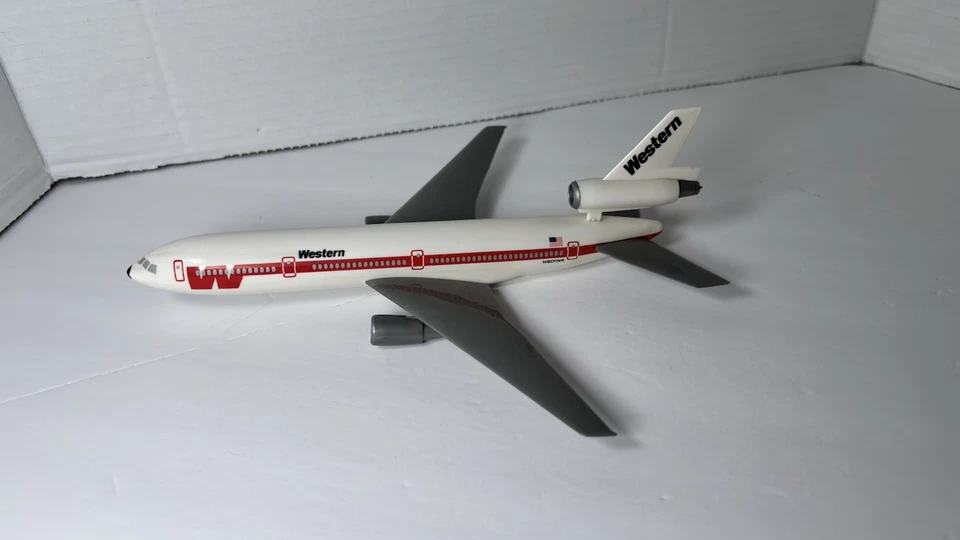 MINIATURAS DE VUELO WESTERN AIRLINES DC10 SIN SOPORTE N906WA avión escala 1:250 Foto 4 de 4