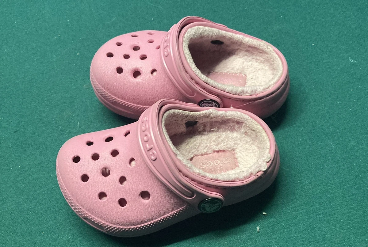 Fuzzy hotsell inside crocs
