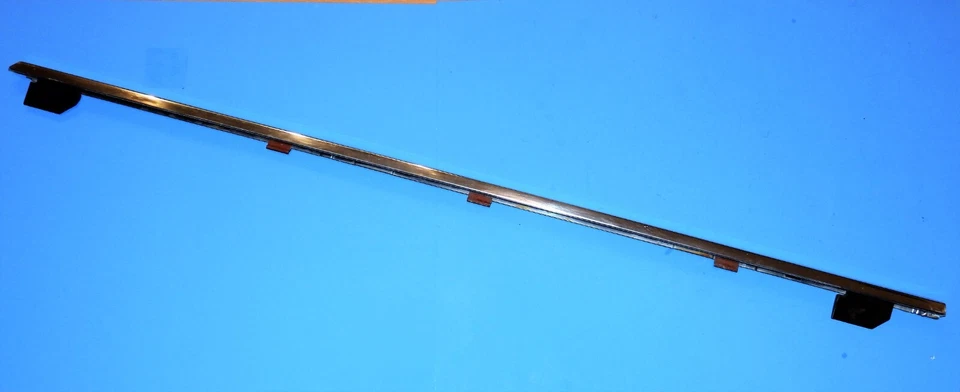 Cadillac Eldorado 1967-70 OEM borde de puerta superior moldeado lado del pasajero - bonito Foto 2 de 4