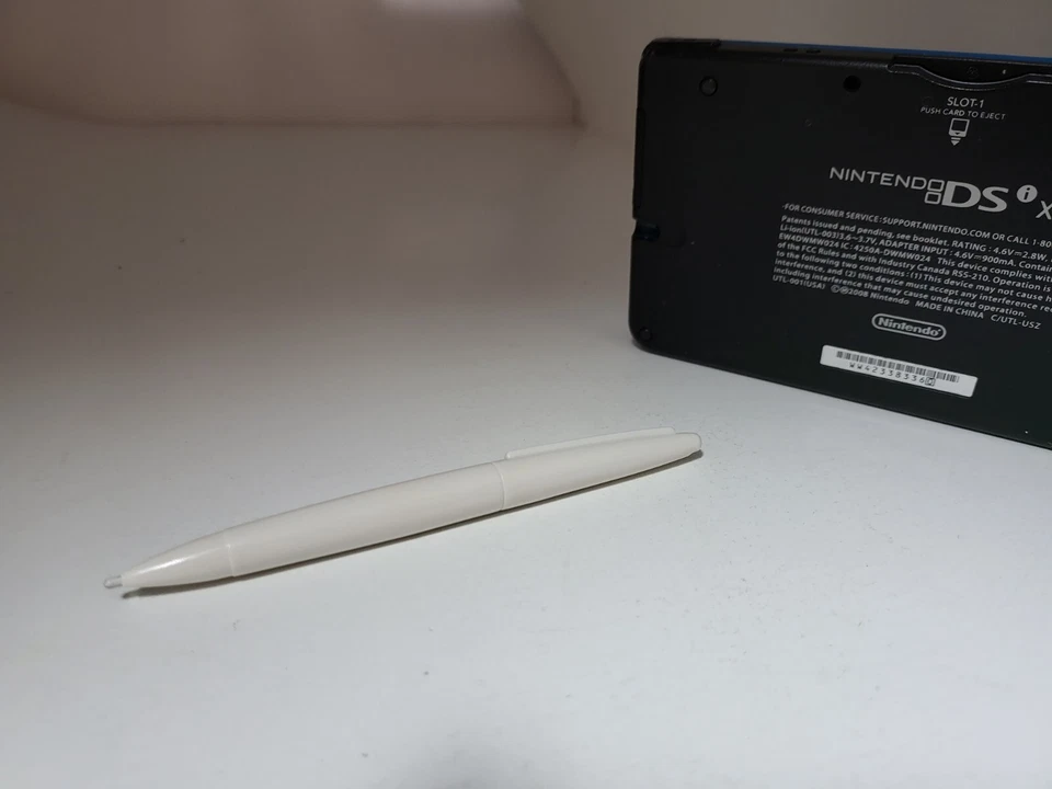NUEVO lápiz óptico blanco grande para consola de sistema Nintendo DSI y DSI XL #A7 - Imagen 2 de 4