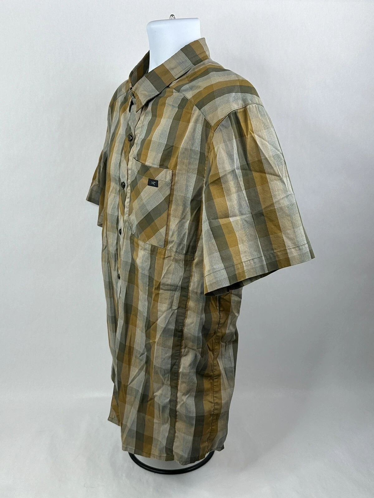 arcteryx plaid pocket logo s/s button up shirt