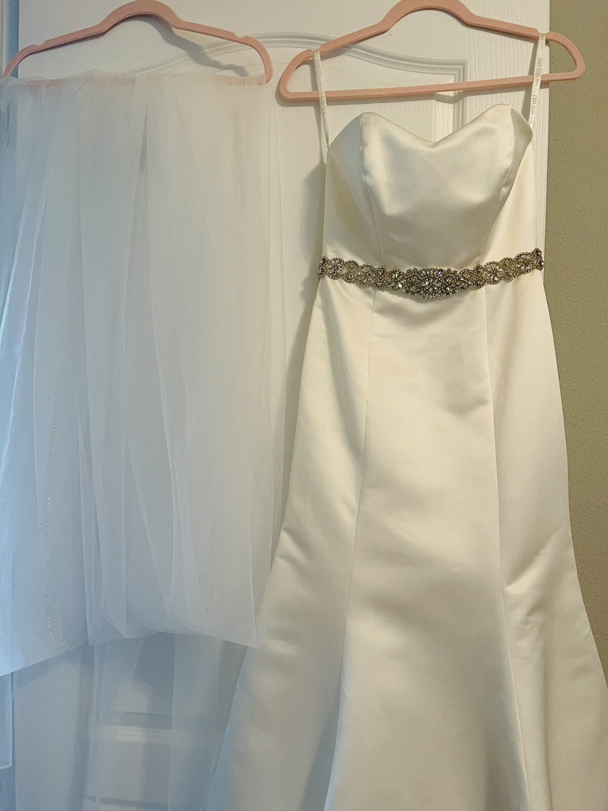 Picture 1 of 6