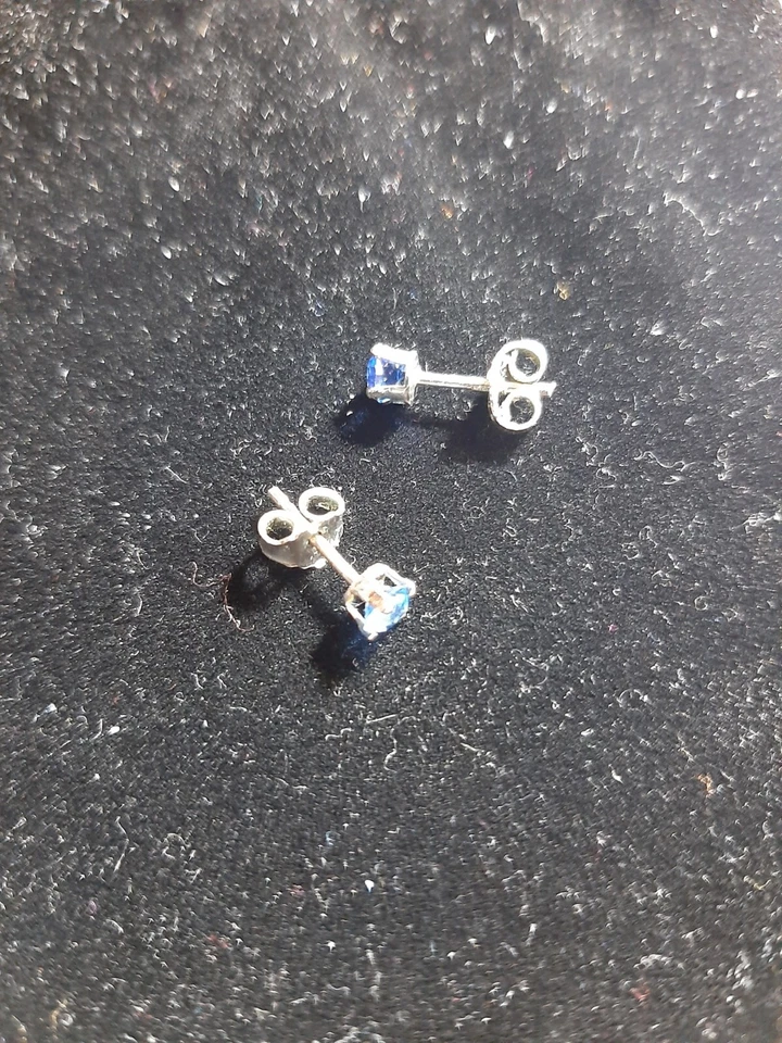 Orecchini Punto Luce Argento Pietra Azzurra - Immagine 2 di 4