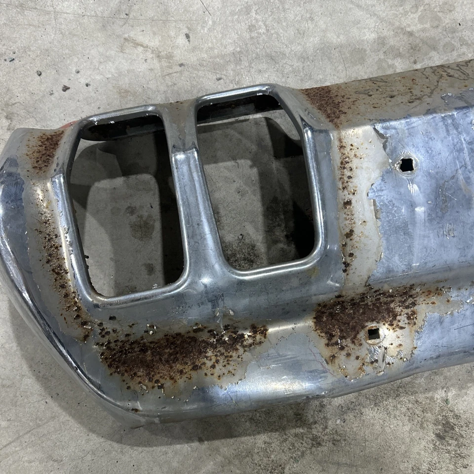 Oldsmobile Cutlass 1970/442 parachoques trasero núcleo 70 Foto 3 de 4