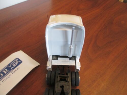 Eligor 1/43 The World's Best Kenworth T2000 Semi & Box Trailer Diecast Metal NOS - Bild 10 von 20