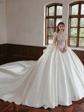 Sexy Beaded Sequins Wedding Dresses Sweetheart Neck Satin Ball Gown Bridal Gowns