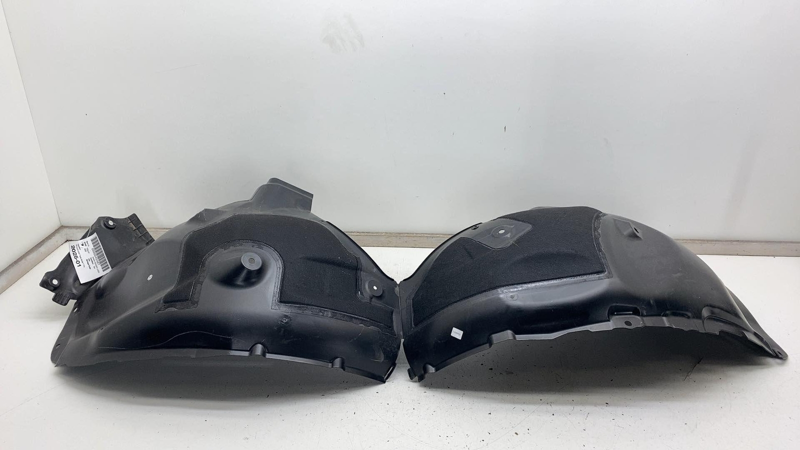 2020-2024 Tesla Model Y MY Front Right Wheel Arch Fender Liner Splash Shield RH