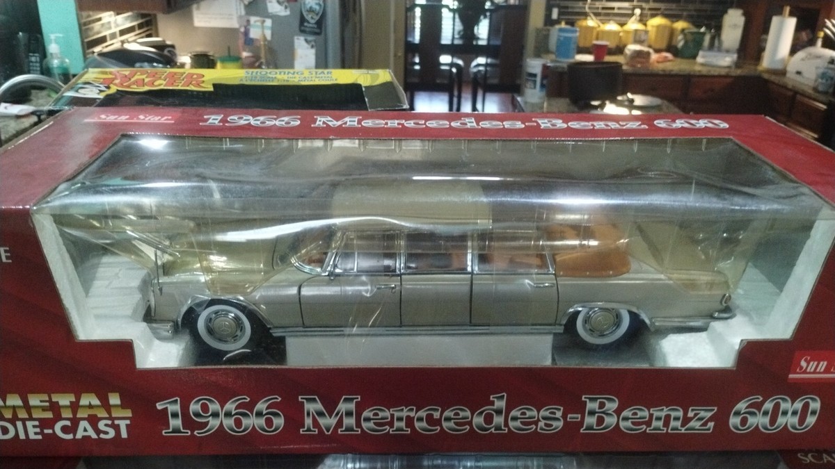 Sun Star 1966 Mercedes-Benz 600 Pullman Gold 1:18 scale diecast